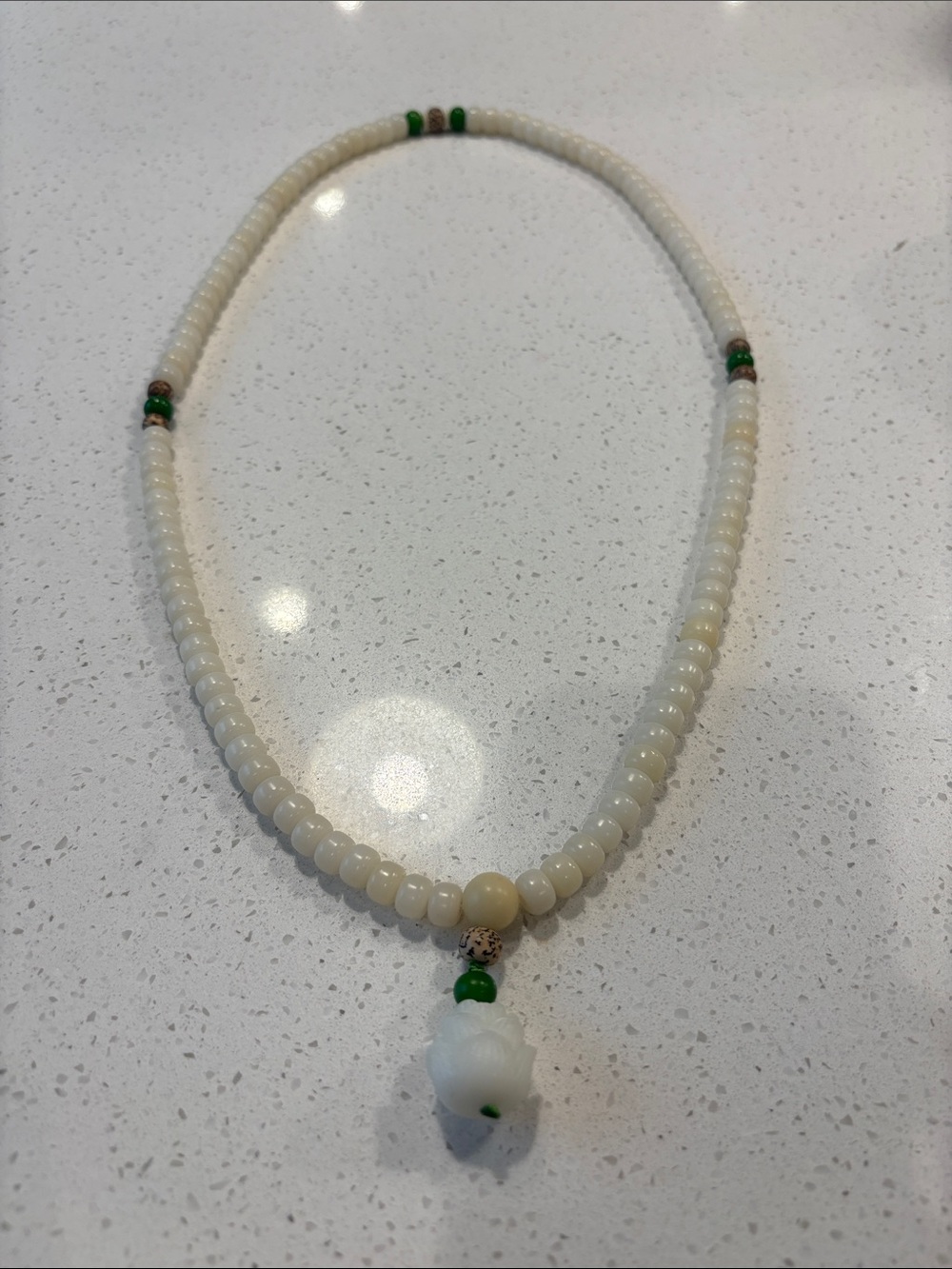 White Jade Bodhi Root 108 Mala Prayer Bead Necklace Lotus Charm Zen Yoga - Picture 1 of 3